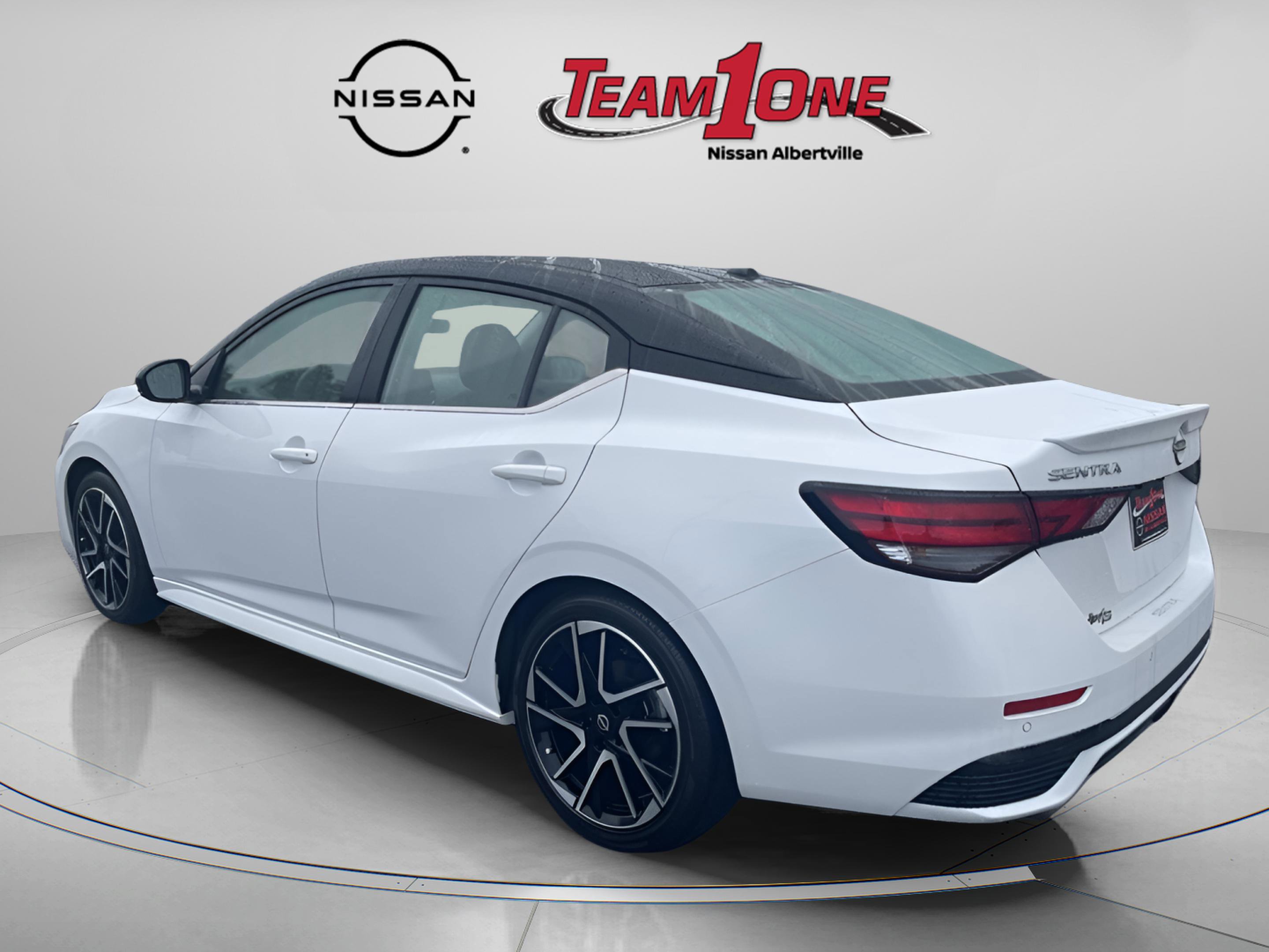 2024 Nissan Sentra SR photo 3