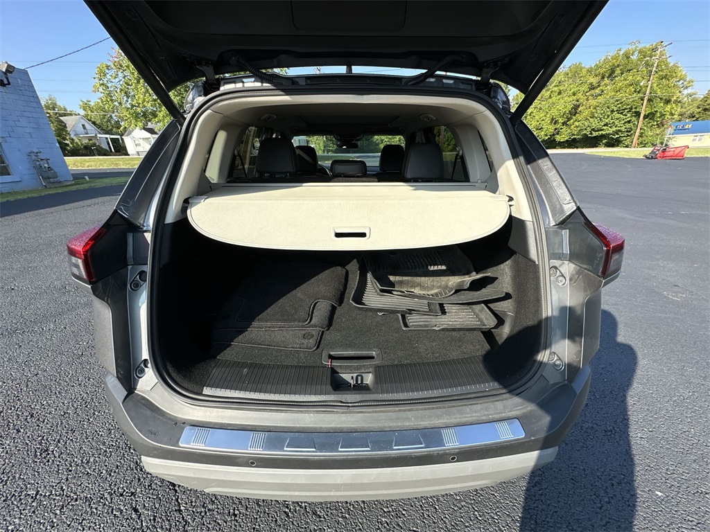 2021 Nissan Rogue SV photo 23