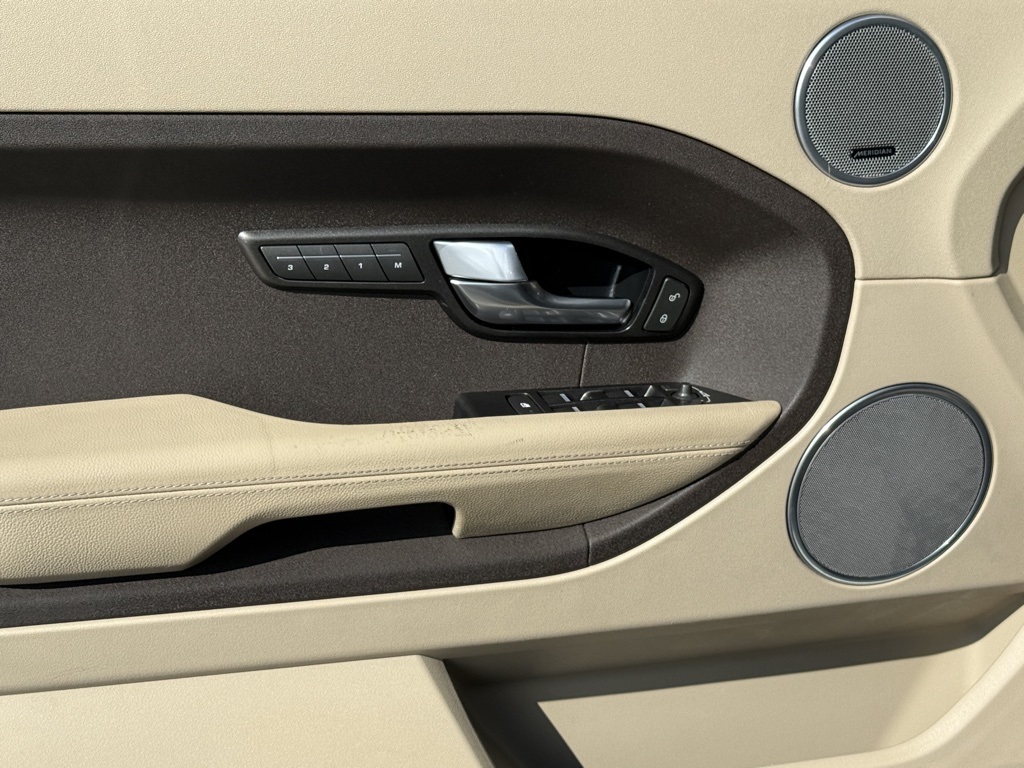 2015 Land Rover Range Rover Evoque Pure photo 10