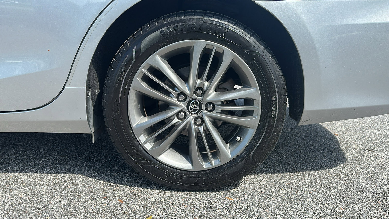2017 Toyota Camry LE photo 18