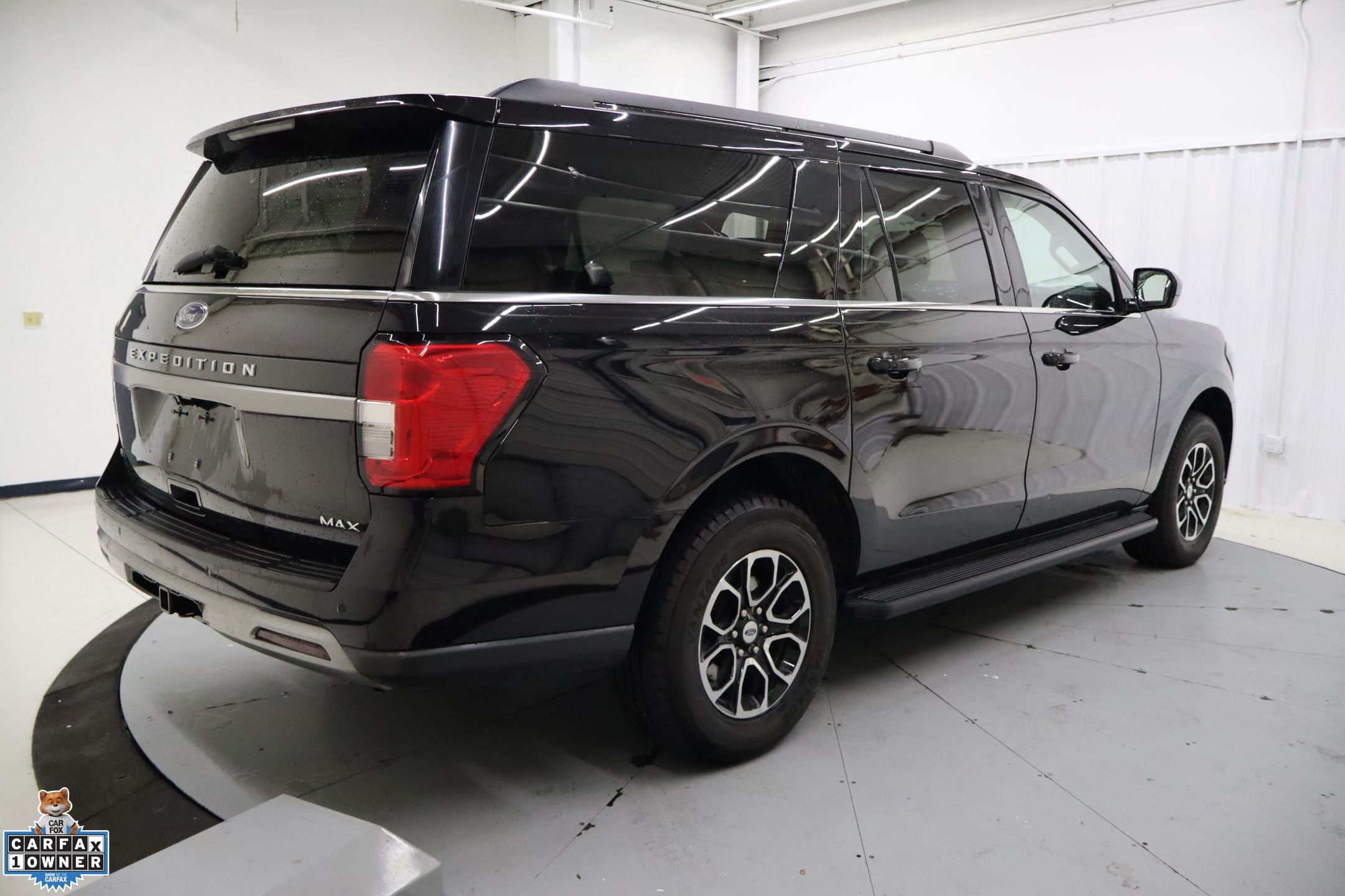 2024 Ford Expedition MAX XLT photo 2