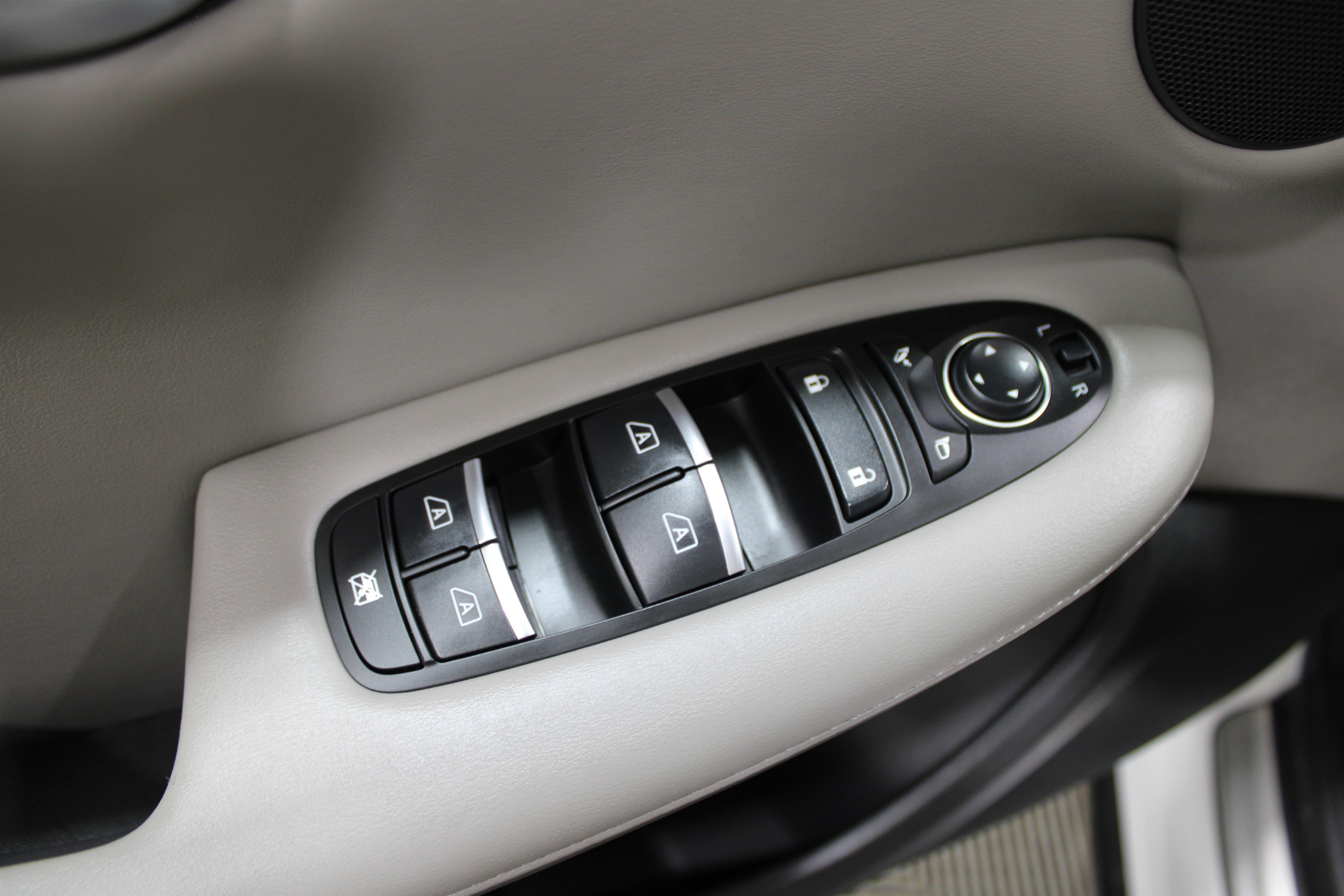 2025 Infiniti QX50 Luxe AWD photo 6
