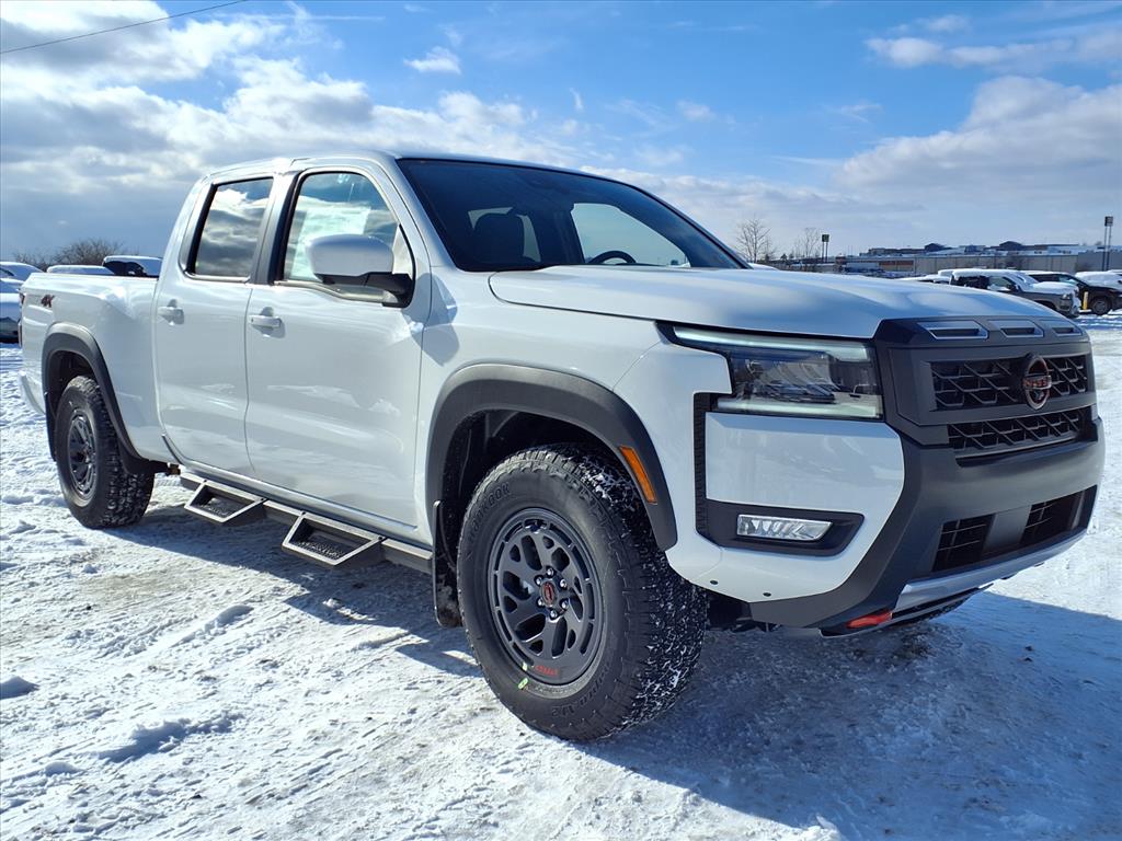 2026 Nissan Frontier PRO-4X's photo