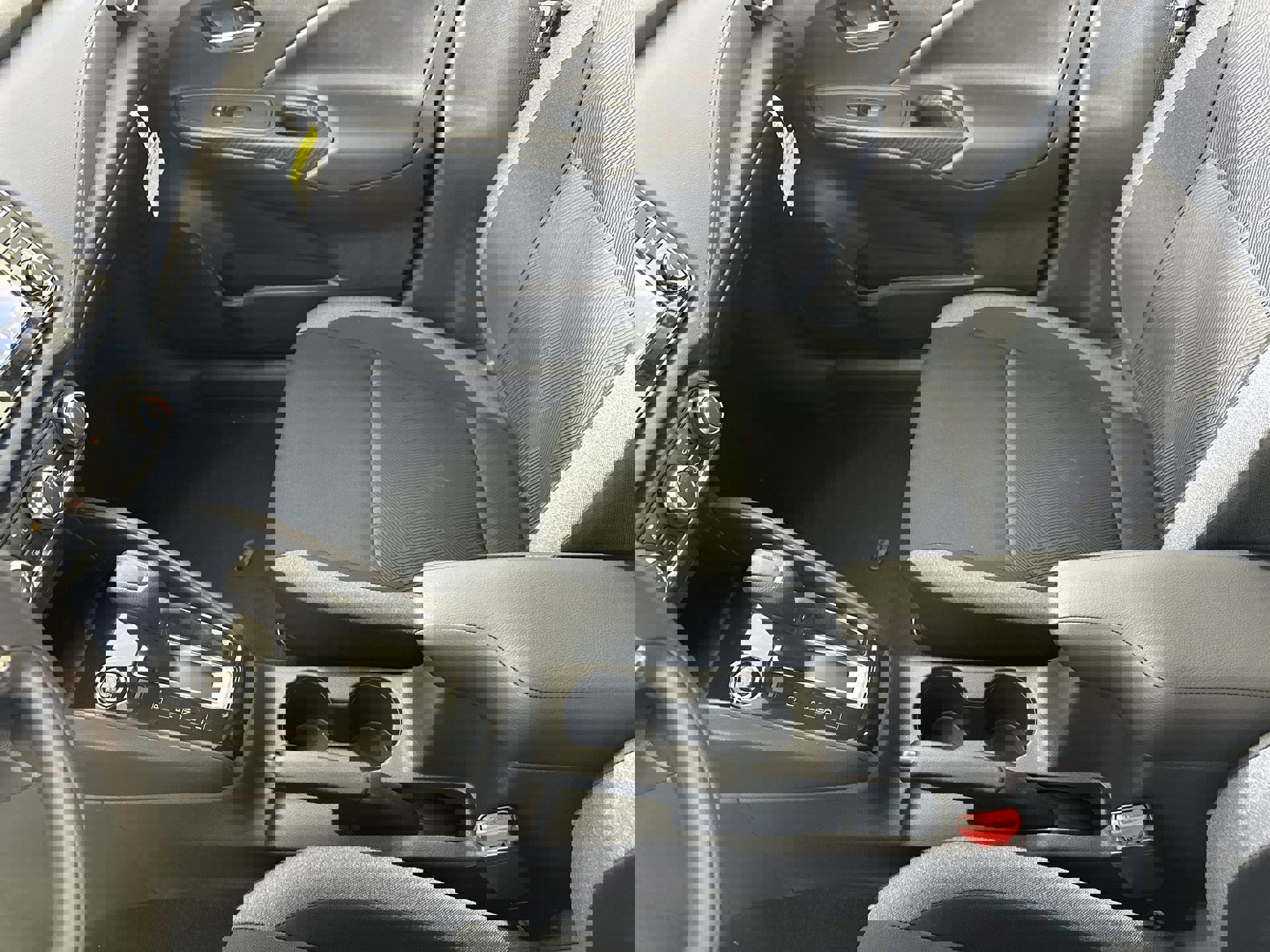2025 Nissan Versa SV photo 21