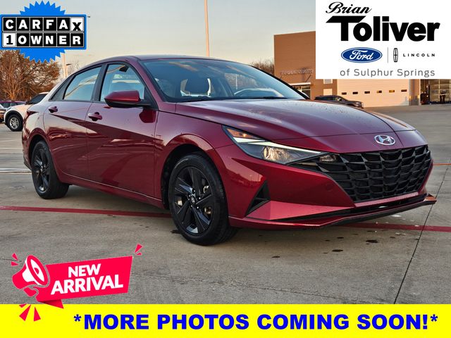 2023 Hyundai Elantra SEL's photo