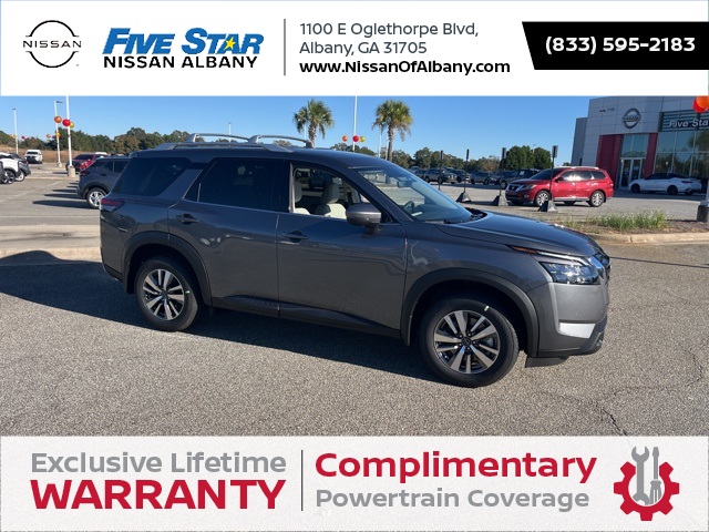 2025 Nissan Pathfinder SL's photo