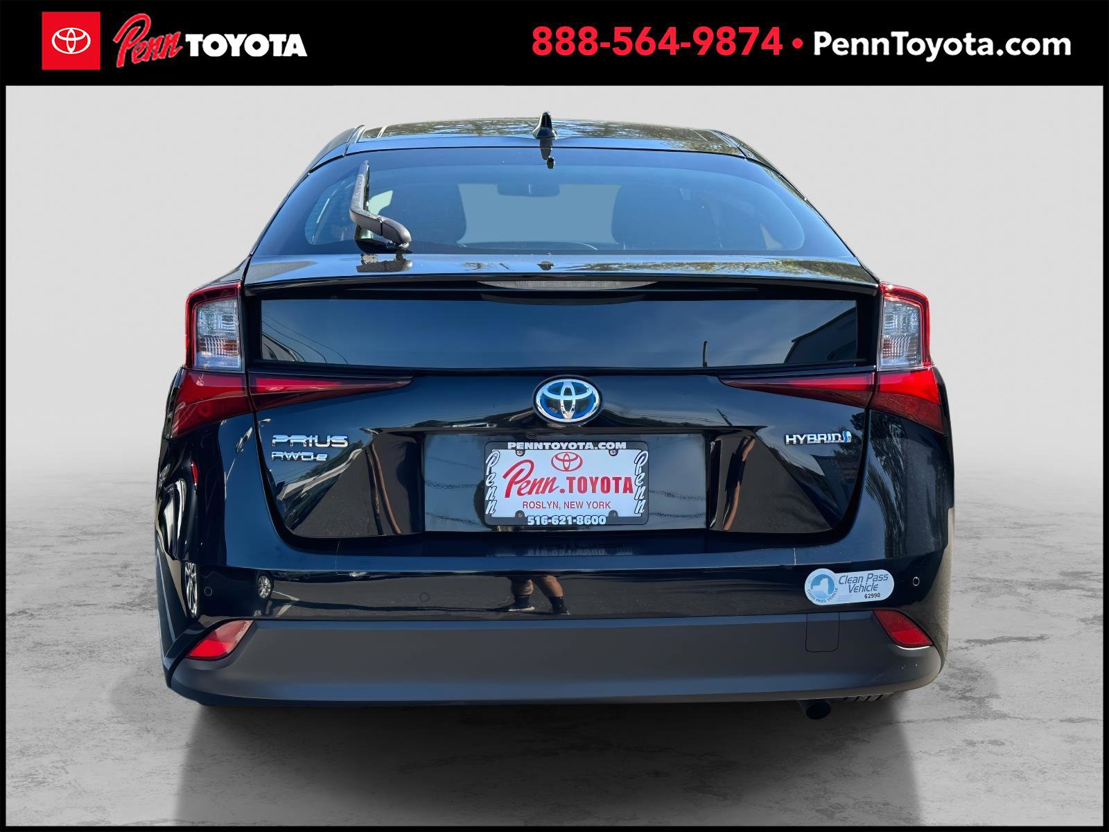 2021 Toyota Prius LE photo 4