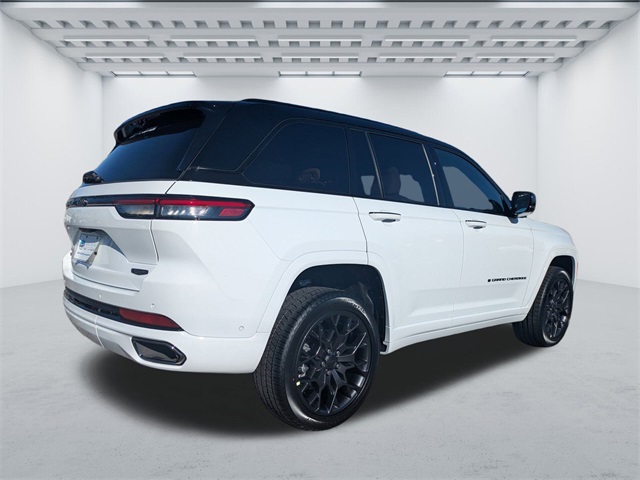 2025 Jeep Grand Cherokee Summit Reserve photo 4
