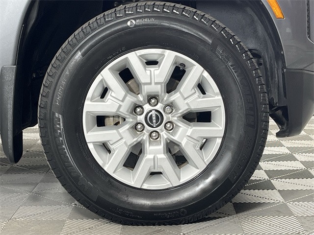 2023 Nissan Frontier SV photo 2