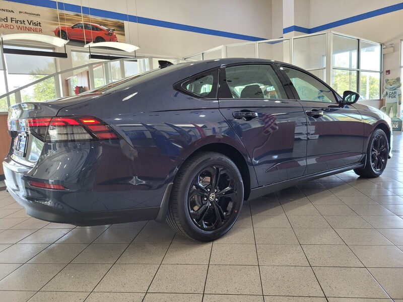 2025 Honda Accord SE photo 4