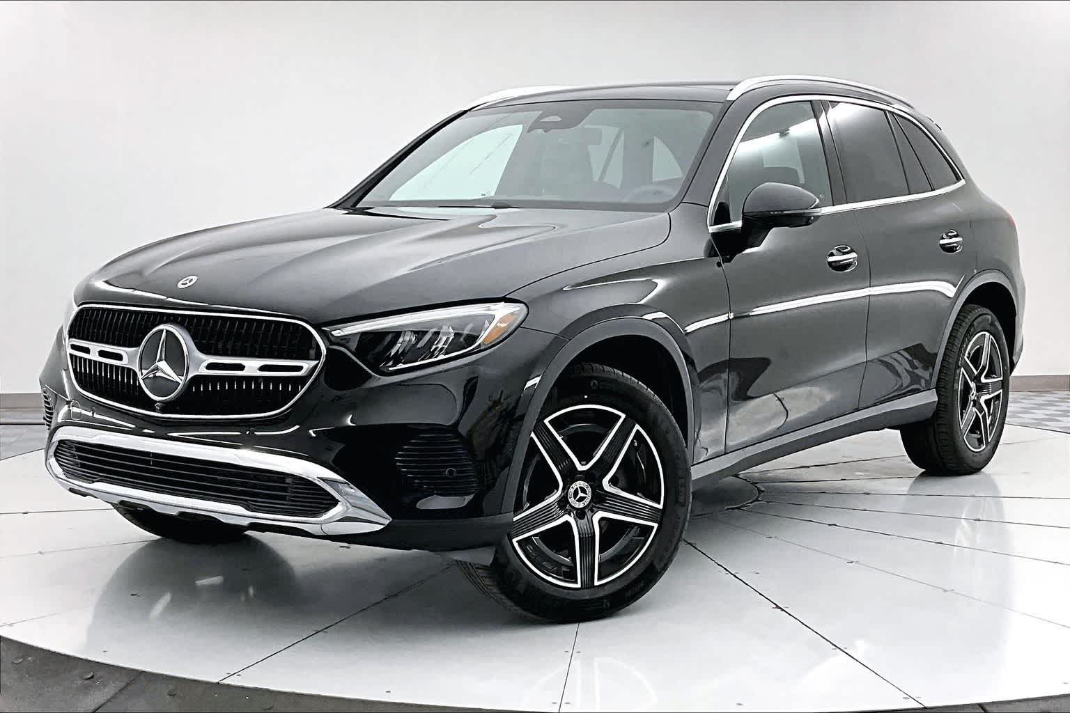 2026 Mercedes-Benz GLC Base's photo