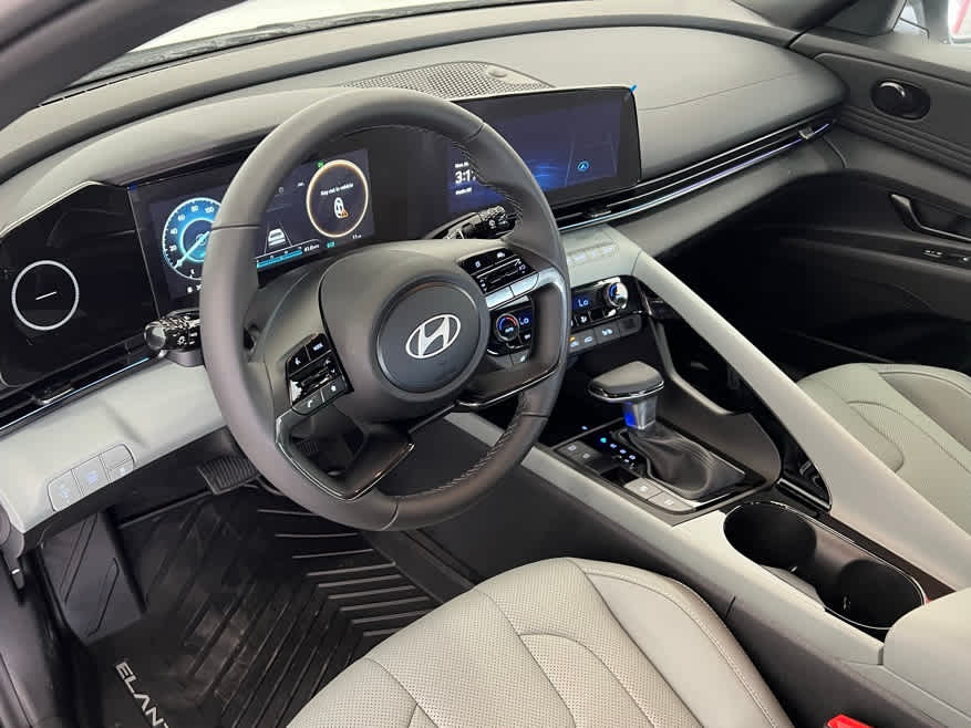 2025 Hyundai Elantra Hybrid Limited photo 28