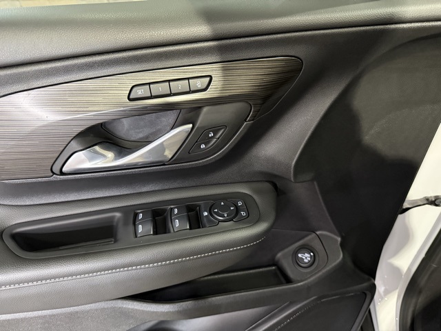 2024 Gmc Terrain SLT photo 3