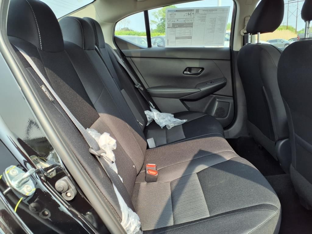 2025 Nissan Sentra SV photo 2