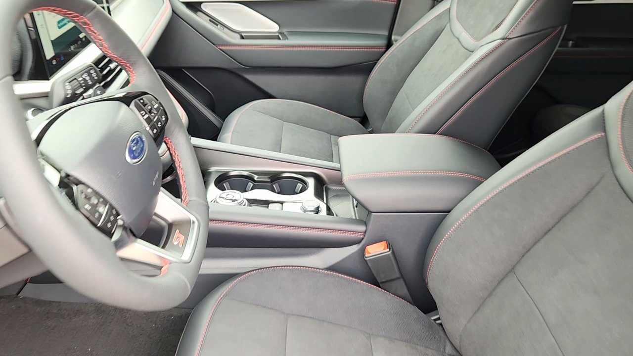 2025 Ford Explorer ST photo 18