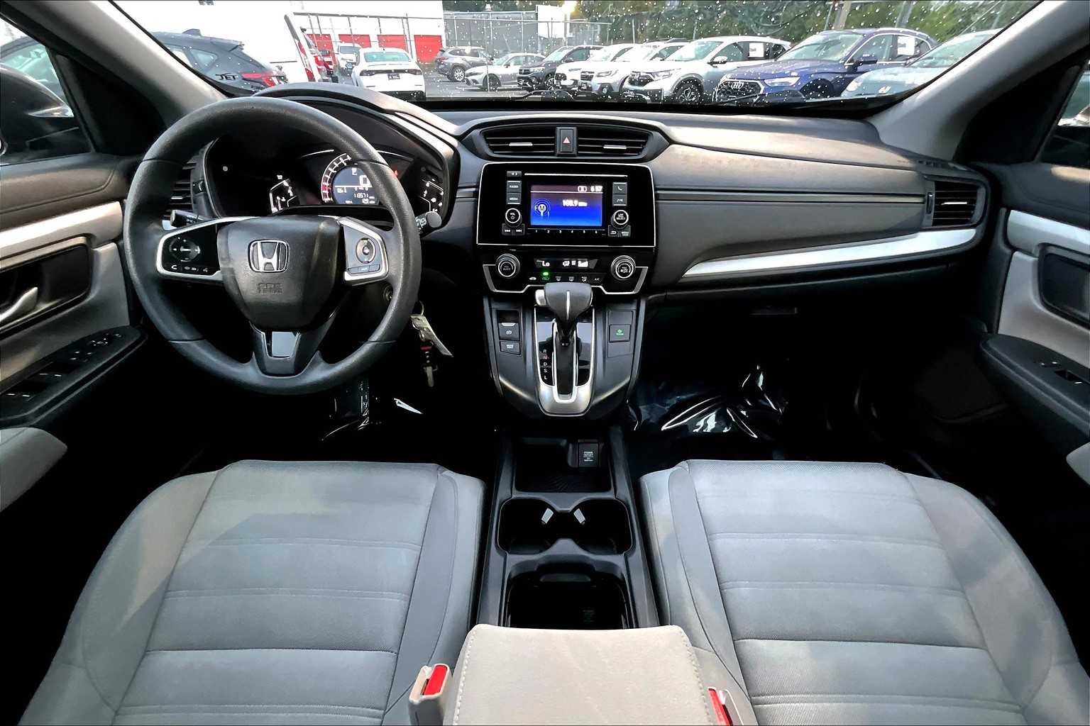 2017 Honda CR-V LX photo 13