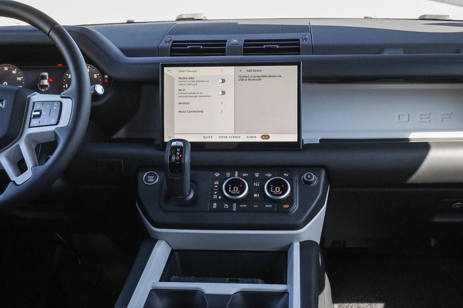 2025 Land Rover Defender 110 X-Dynamic SE photo 14