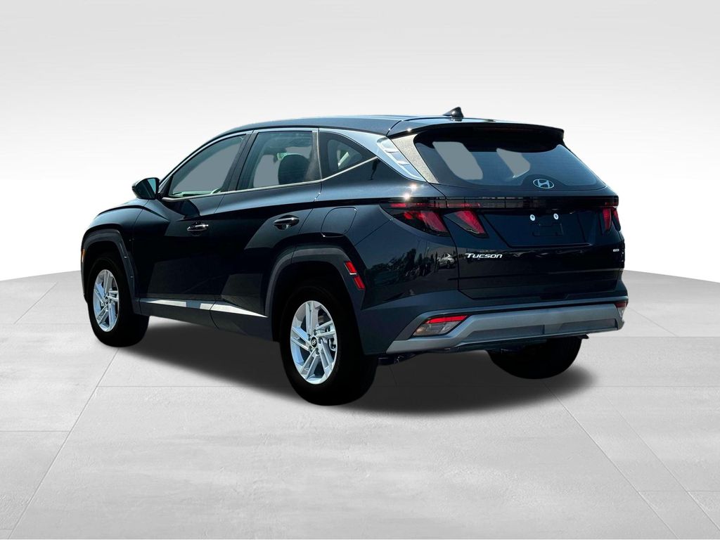 2025 Hyundai Tucson SE photo 3