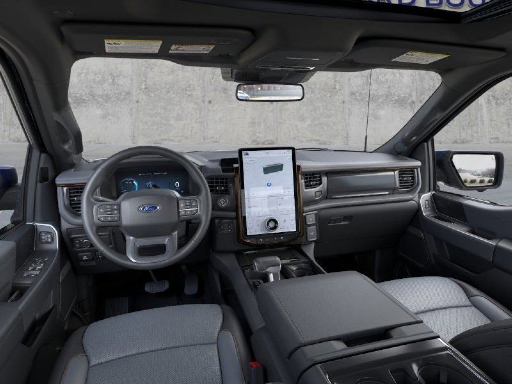 2025 Ford F-150 Lightning Lariat photo 8