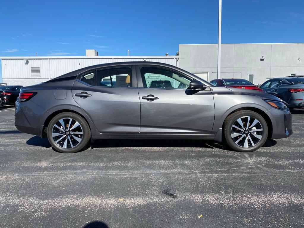 2025 Nissan Sentra SV photo 3