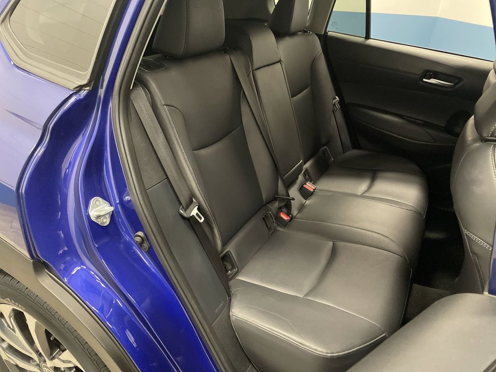 2023 Toyota Corolla Cross XLE photo 29