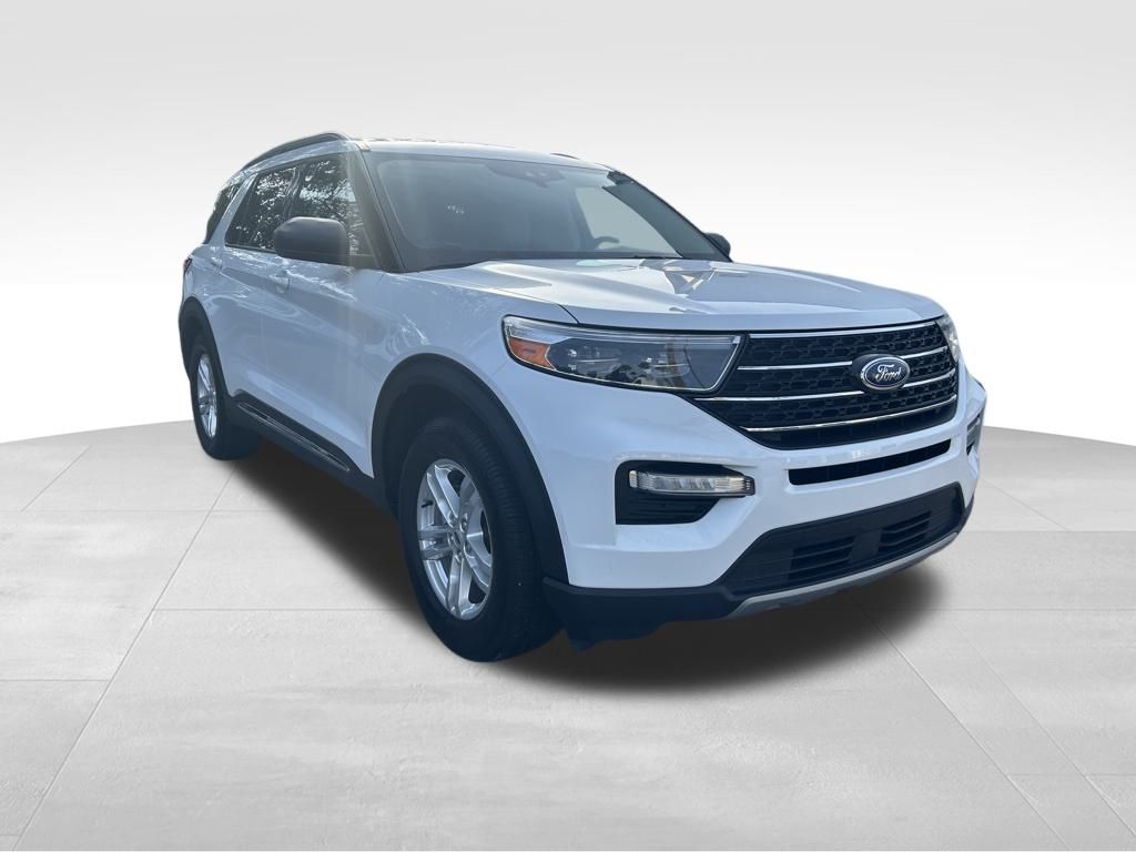 2023 Ford Explorer XLT photo 3