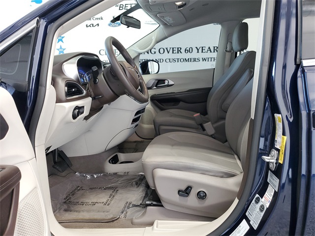 2018 Chrysler Pacifica LX photo 8