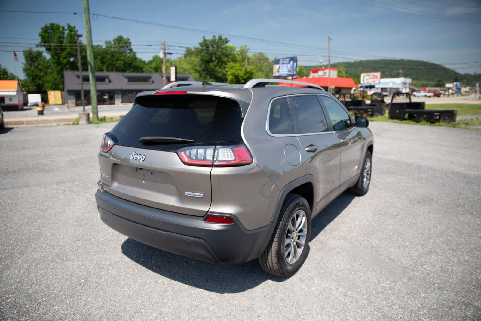2020 Jeep Cherokee Latitude photo 3