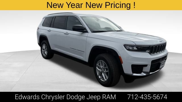 2025 Jeep Grand Cherokee L Laredo's photo