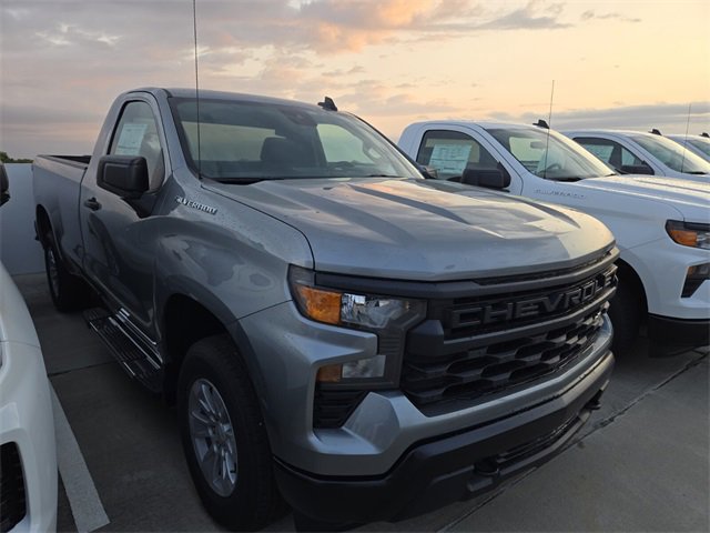 2025 Chevrolet Silverado 1500 photo 2