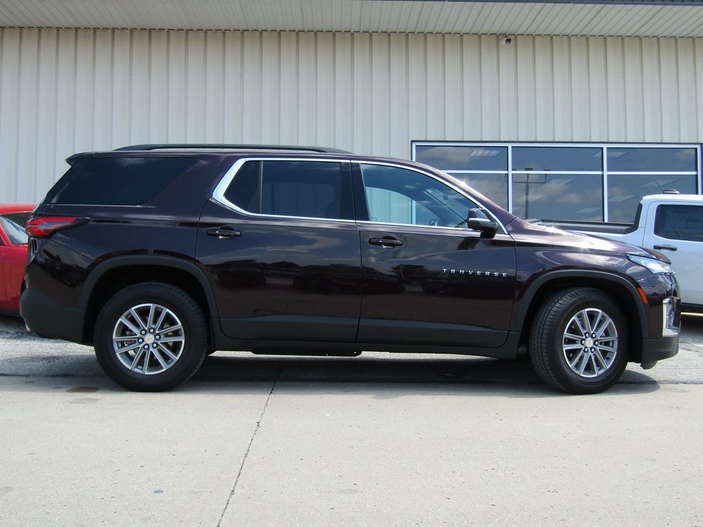 2022 Chevrolet Traverse Cloth photo 2