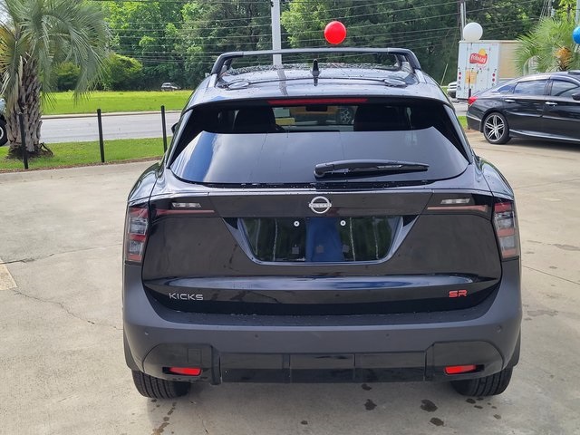 2025 Nissan Kicks SR photo 3