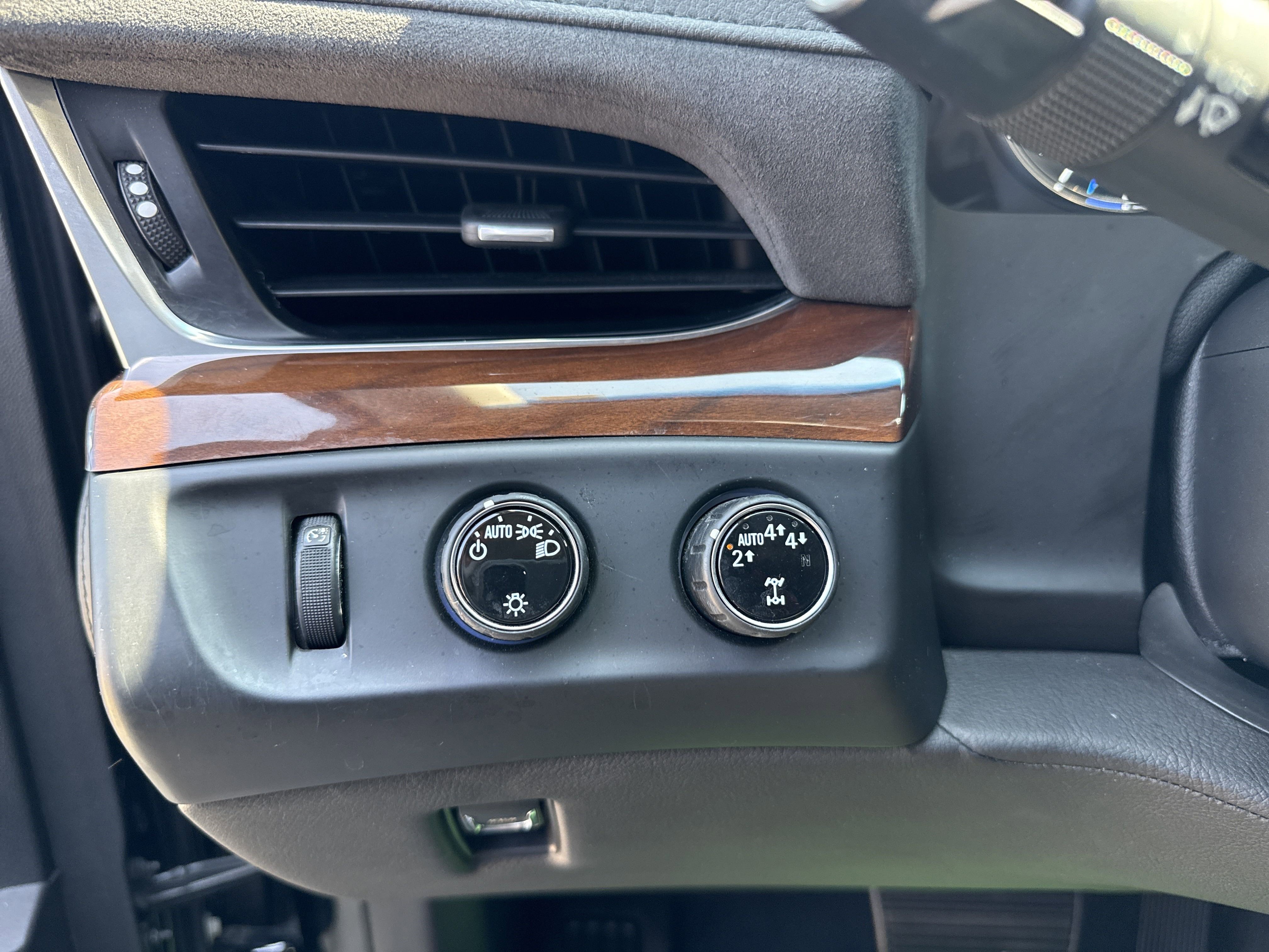 2019 Cadillac Escalade Premium Luxury photo 12