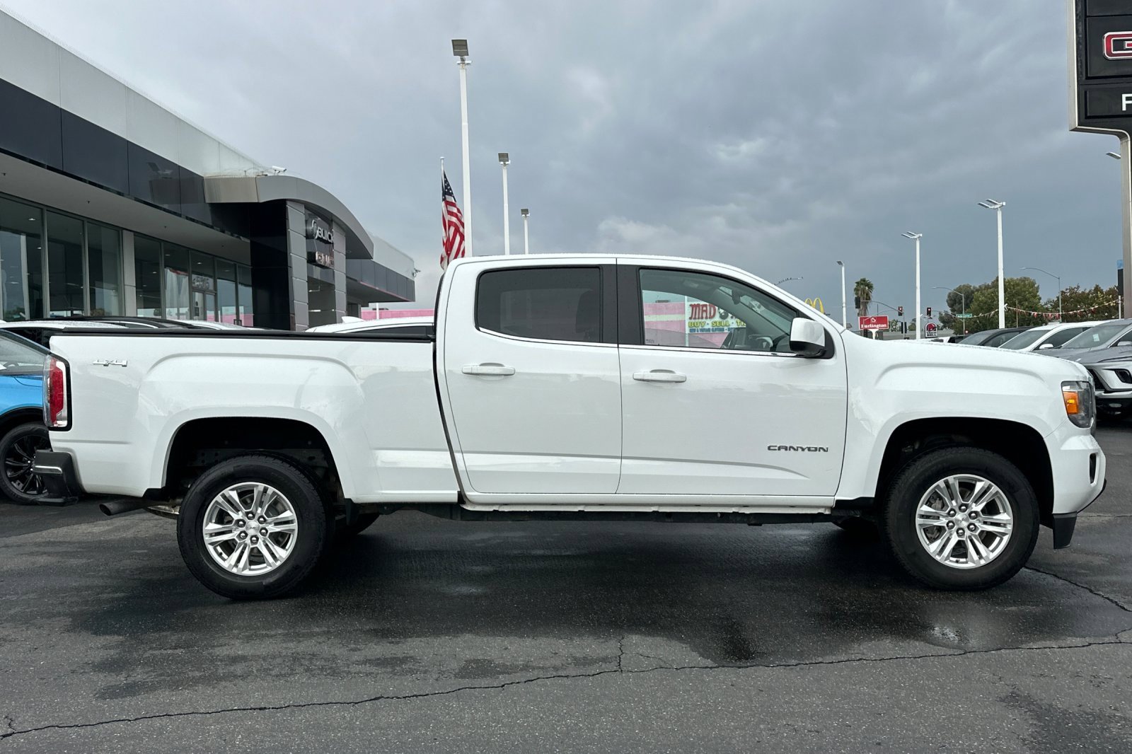 2020 Gmc Canyon SLE photo 3