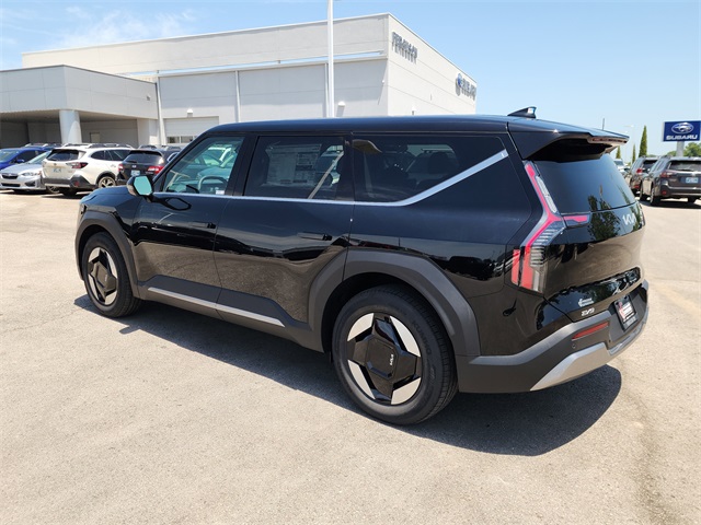 2026 Kia EV9 Light Long Range photo 4