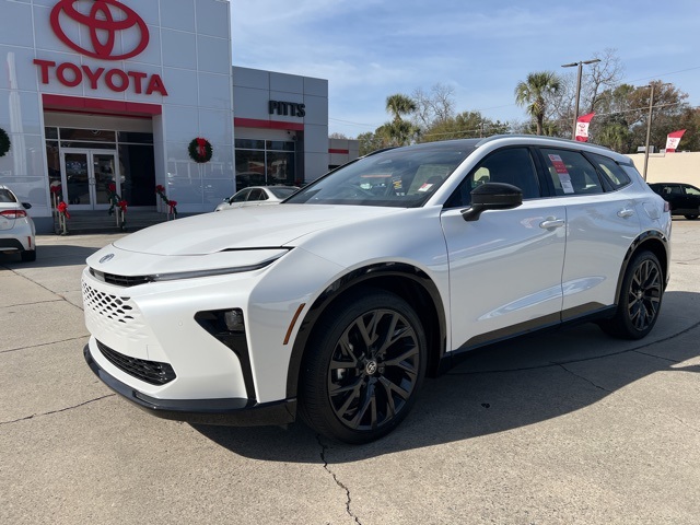 2025 Toyota Crown Signia Limited's photo