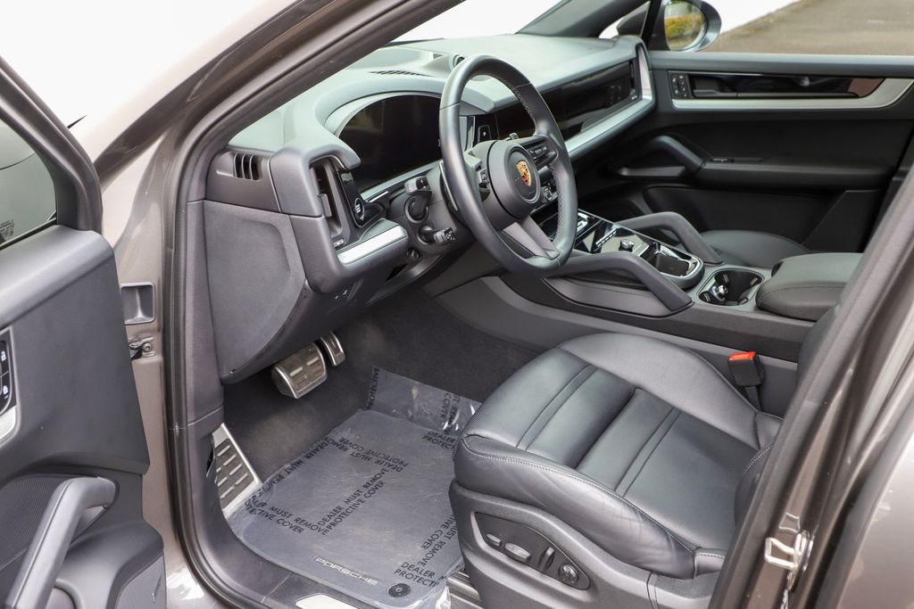 2024 Porsche Cayenne Coupe Base photo 15