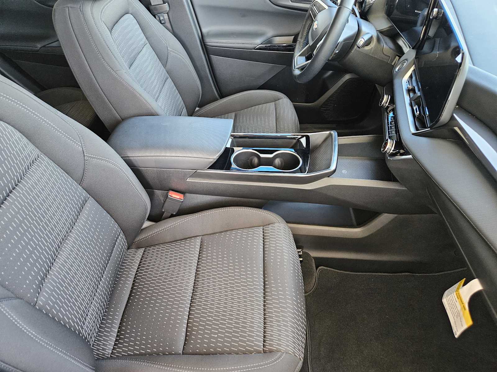 2025 Chevrolet Equinox LT photo 11