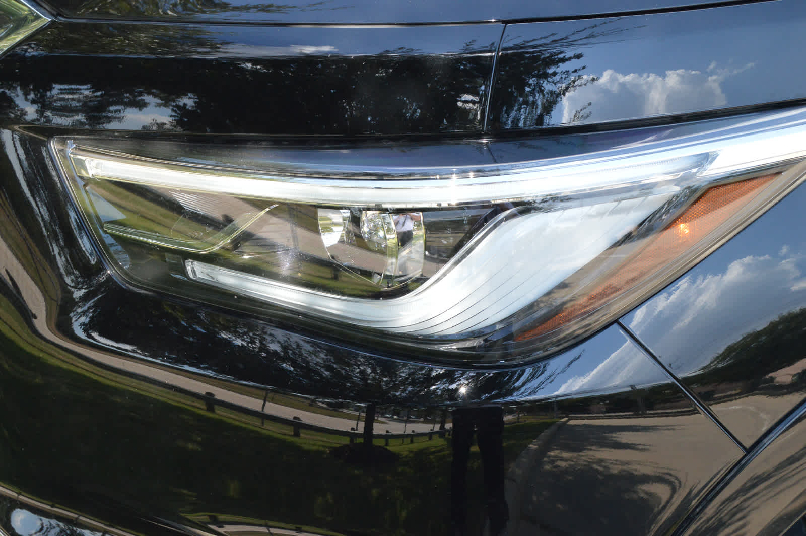 2022 Infiniti QX80 Sensory photo 7