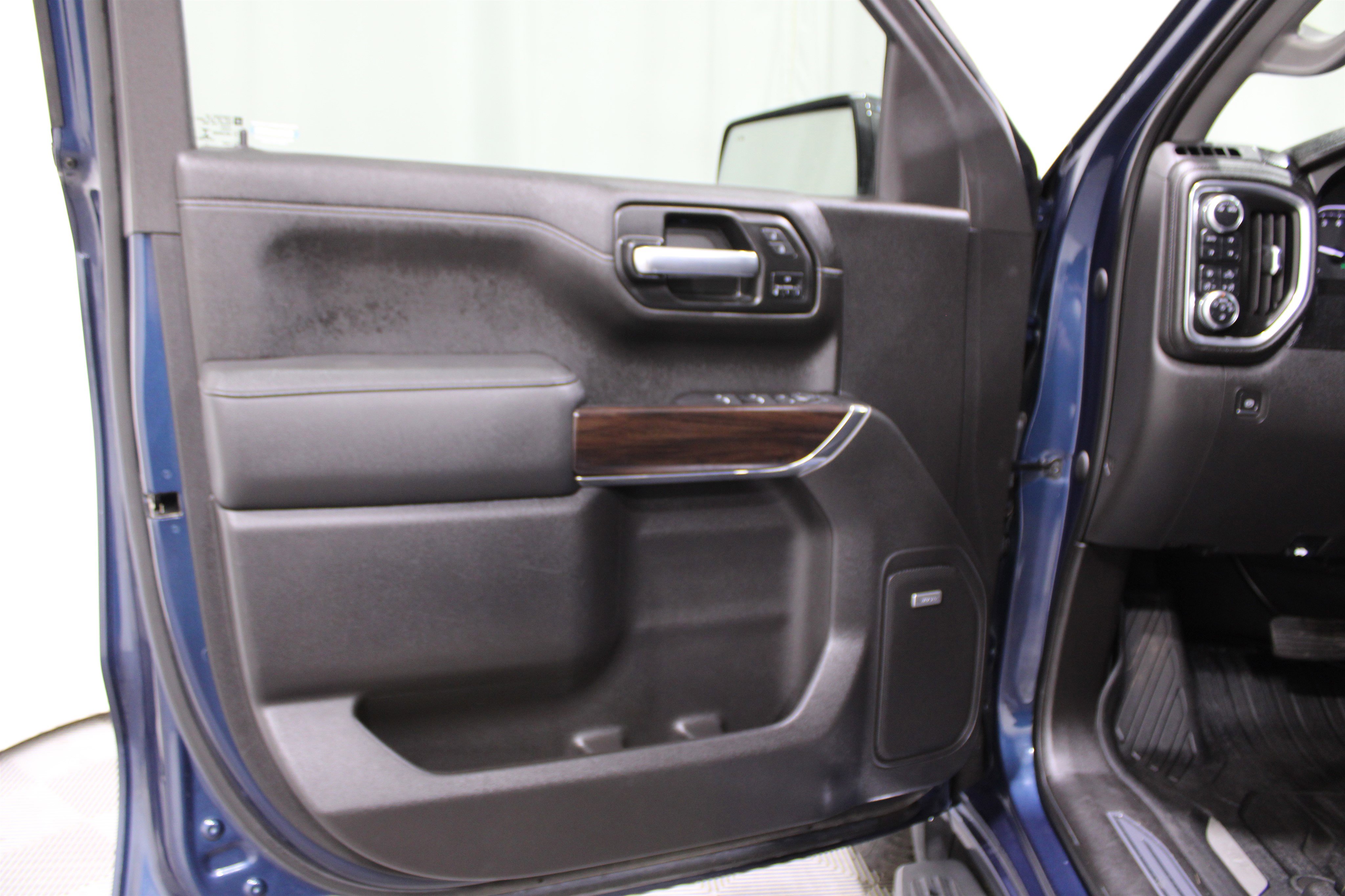 2021 Gmc Sierra 1500 SLT photo 4