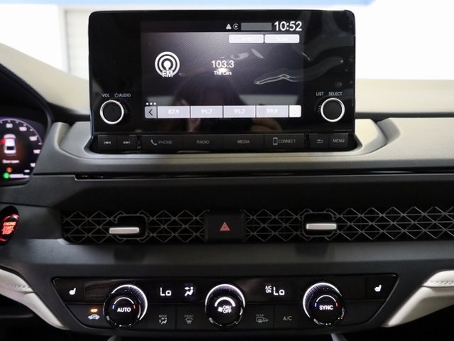 2025 Honda Accord SE photo 4