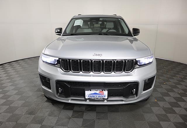 2021 Jeep Grand Cherokee Overland photo 3