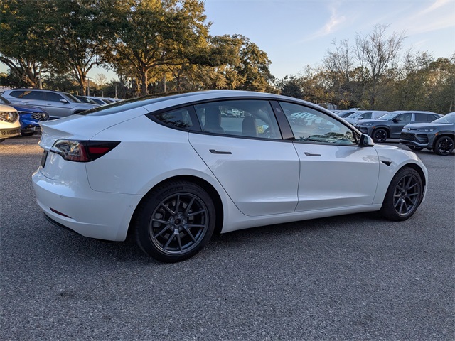 2021 Tesla Model 3 Standard Range Plus photo 3