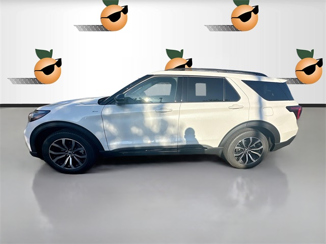 2025 Ford Explorer ST-Line photo 4