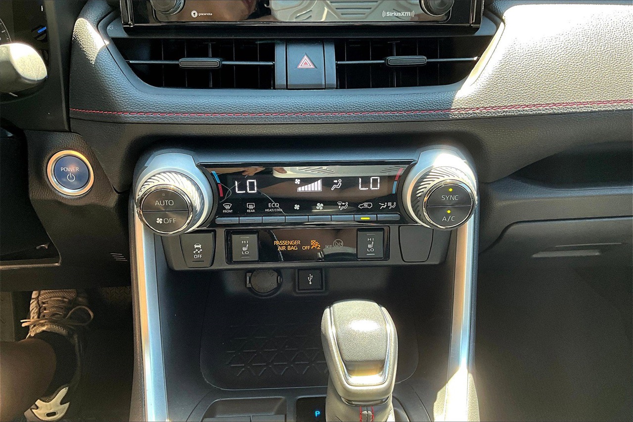 2021 Toyota RAV4 Prime XLE Premium photo 24
