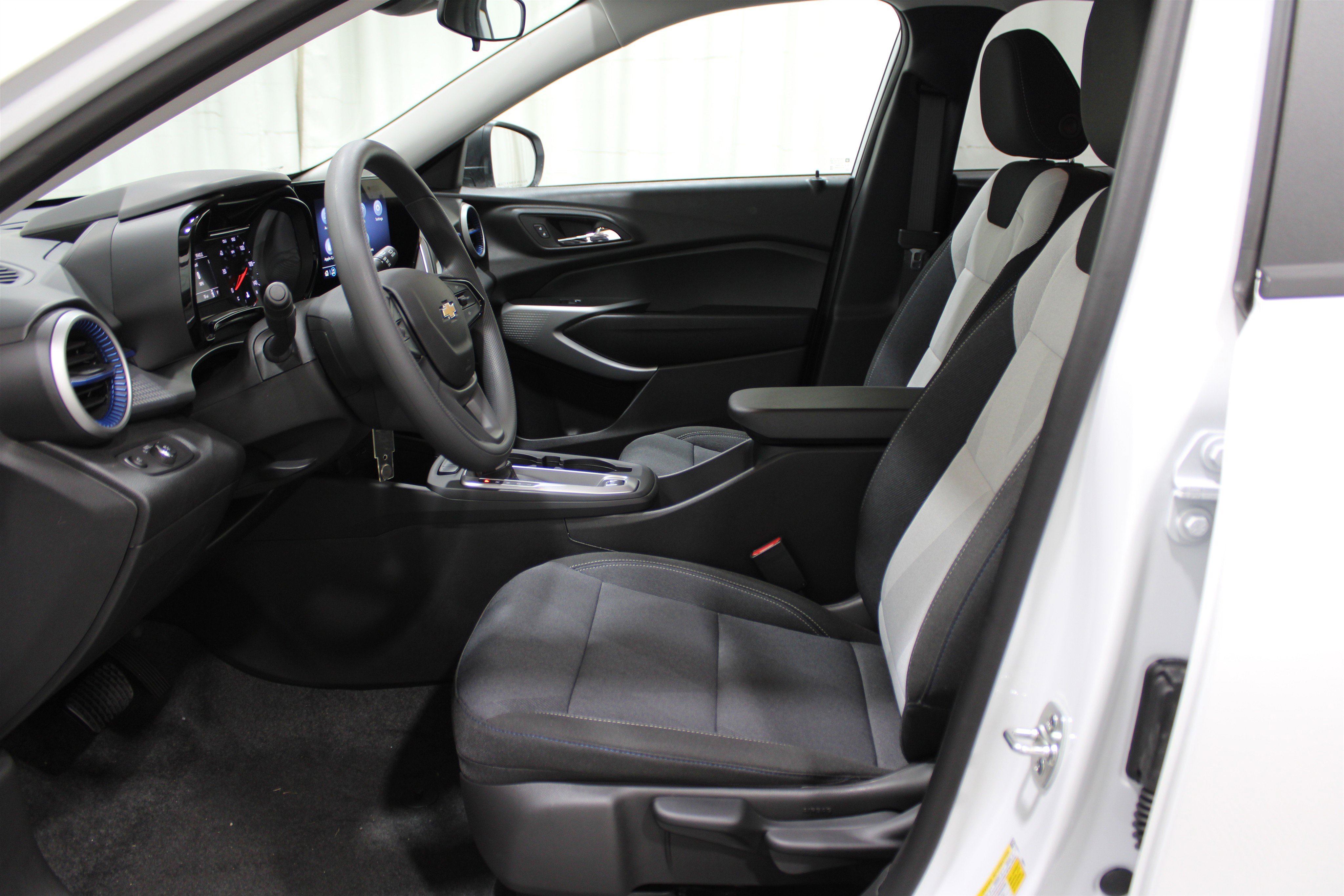 2026 Chevrolet Trax LS photo 3