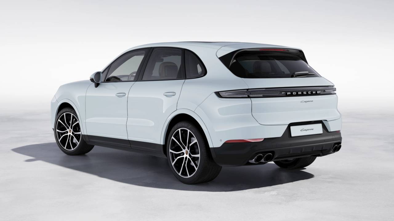 2026 Porsche Cayenne photo 2