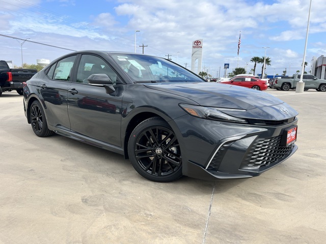 2026 Toyota Camry SE's photo