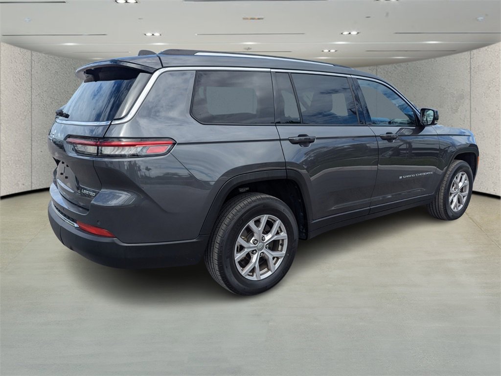 2022 Jeep Grand Cherokee Limited photo 2