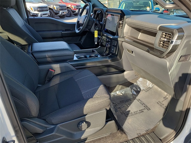 2025 Ford F-150 STX photo 13